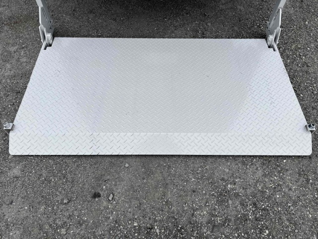 いすゞエルフアルミバン小型（2t・3t）[写真21]