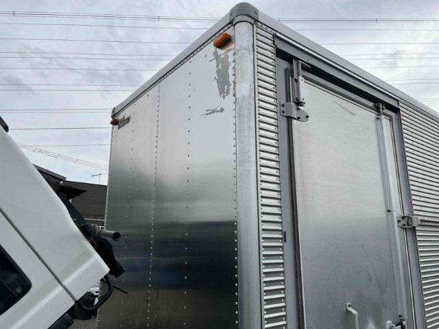 いすゞエルフアルミバン小型（2t・3t）[写真25]
