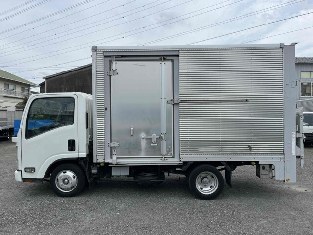 いすゞエルフアルミバン小型（2t・3t）[写真08]