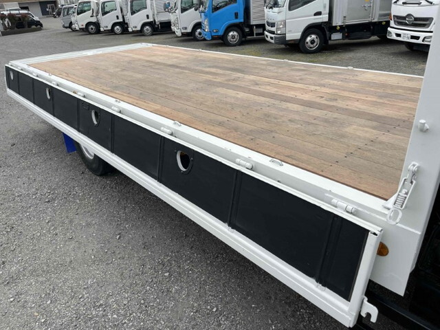 いすゞフォワードセルフクレーン4段中型（4t）[写真13]