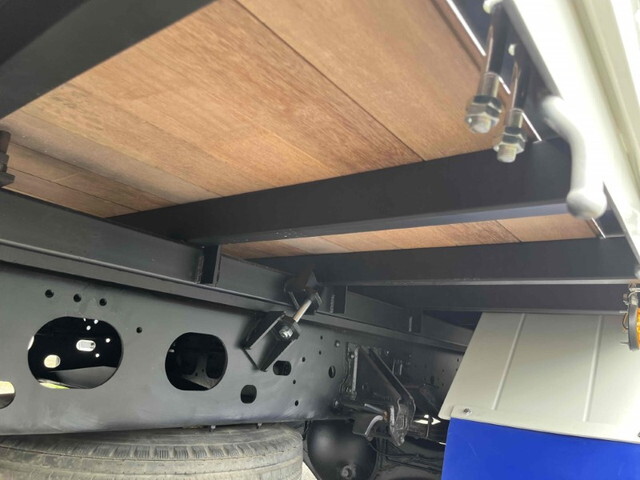 いすゞフォワードセルフクレーン4段中型（4t）[写真16]