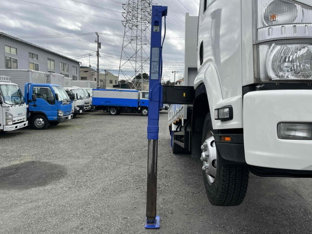 いすゞフォワードセルフクレーン4段中型（4t）[写真24]