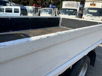 三菱ふそうキャンター平ボディ小型（2t・3t）[写真37]