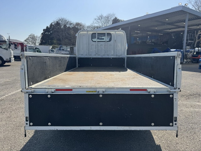 三菱ふそうキャンター平ボディ小型（2t・3t）[写真07]