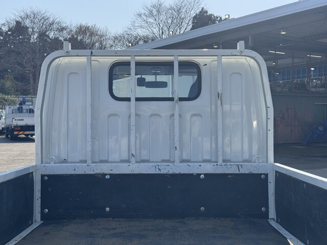 三菱ふそうキャンター平ボディ小型（2t・3t）[写真09]