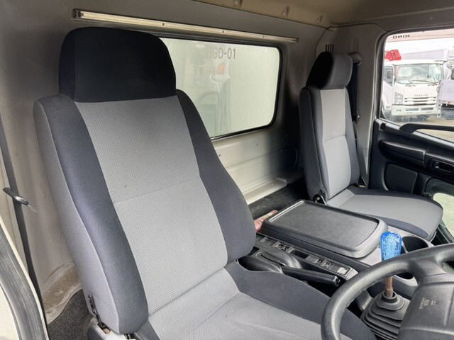 日野レンジャーアルミウイング中型（4t）[写真15]