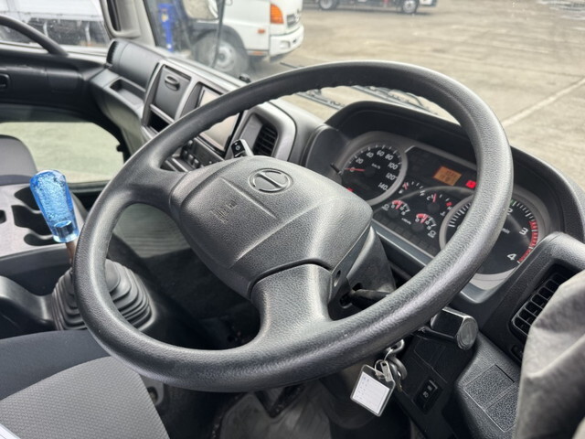 日野レンジャーアルミウイング中型（4t）[写真17]