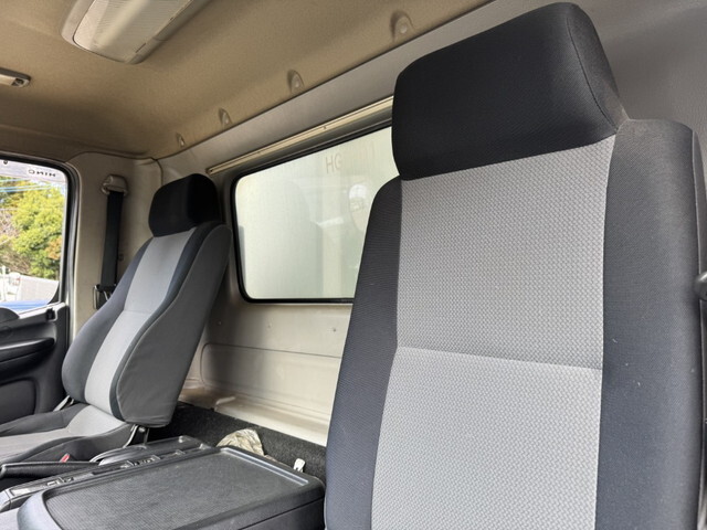 日野レンジャーアルミウイング中型（4t）[写真25]