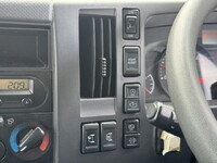 いすゞエルフ冷凍車（冷蔵車）小型（2t・3t）[写真12]