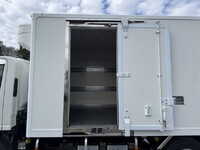 いすゞエルフ冷凍車（冷蔵車）小型（2t・3t）[写真17]