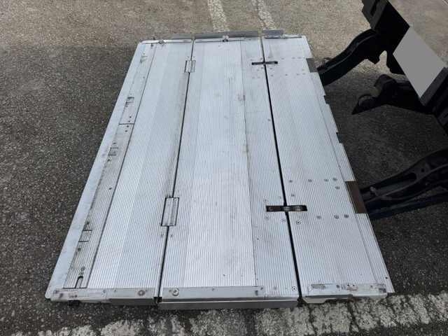 いすゞエルフ冷凍車（冷蔵車）小型（2t・3t）[写真21]