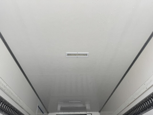 いすゞエルフ冷凍車（冷蔵車）小型（2t・3t）[写真22]