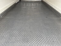 いすゞエルフ冷凍車（冷蔵車）小型（2t・3t）[写真24]