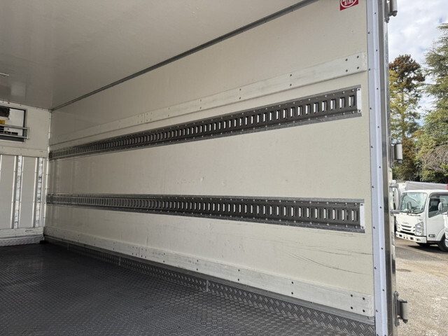 いすゞエルフ冷凍車（冷蔵車）小型（2t・3t）[写真26]