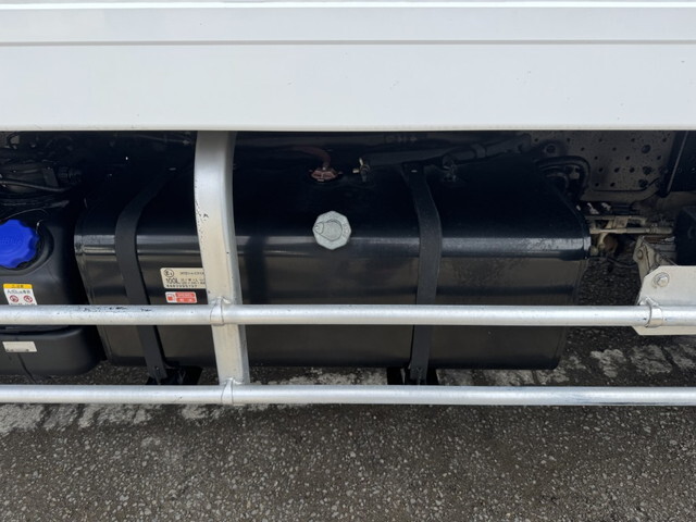 いすゞエルフ冷凍車（冷蔵車）小型（2t・3t）[写真29]