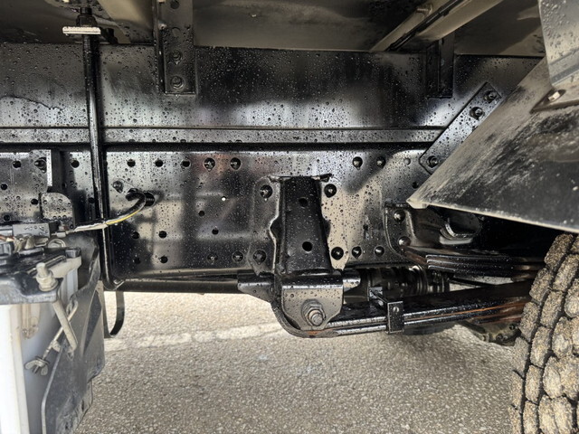 いすゞエルフ冷凍車（冷蔵車）小型（2t・3t）[写真32]