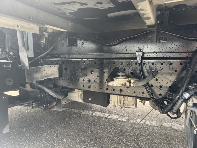 いすゞエルフ冷凍車（冷蔵車）小型（2t・3t）[写真34]