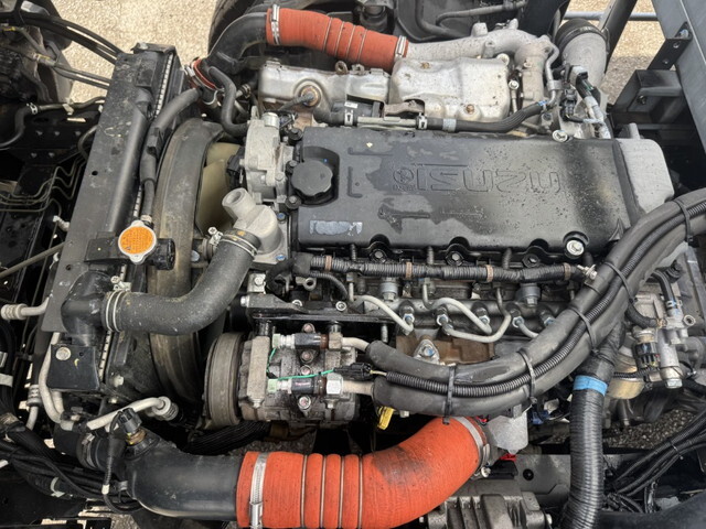 いすゞエルフ冷凍車（冷蔵車）小型（2t・3t）[写真36]