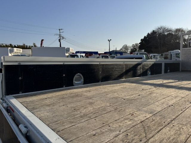 いすゞフォワードクレーン4段中型（4t）[写真13]