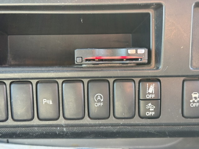 日野デュトロ平ボディ小型（2t・3t）[写真11]