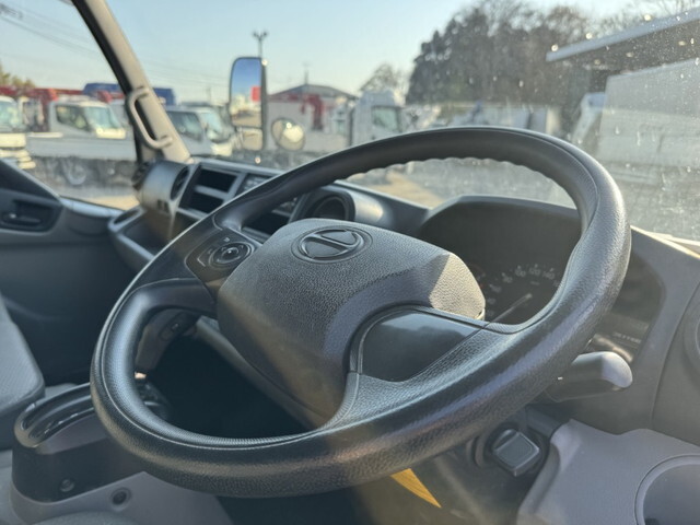 日野デュトロ平ボディ小型（2t・3t）[写真07]