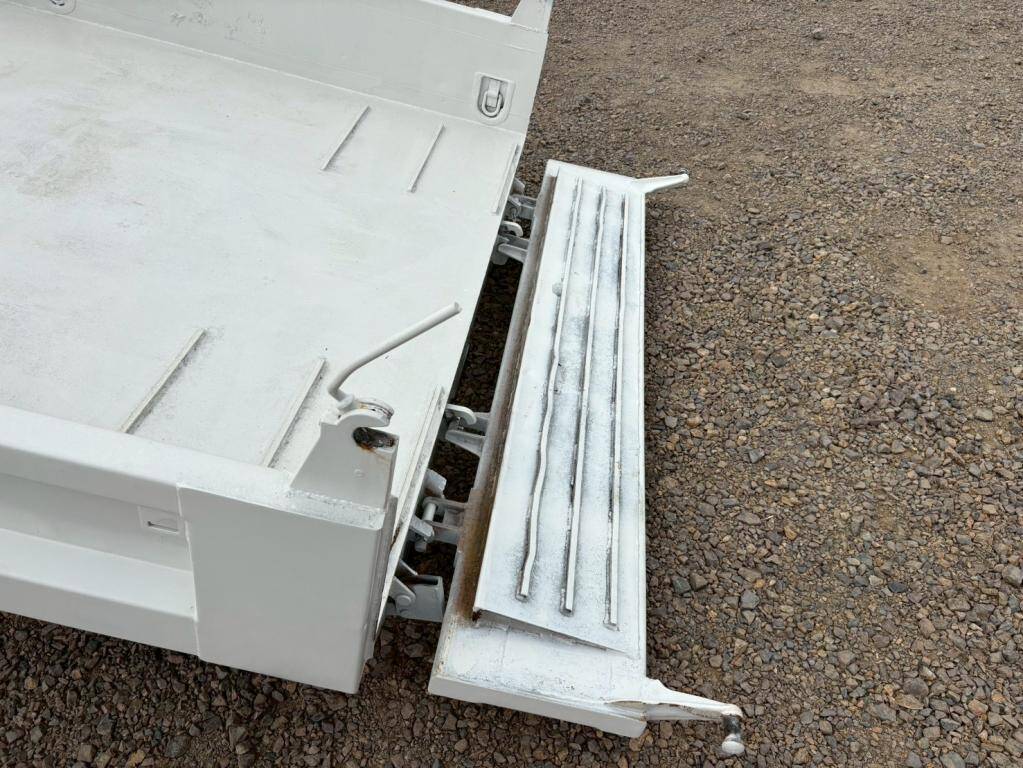 いすゞエルフローダーダンプ小型（2t・3t）[写真11]