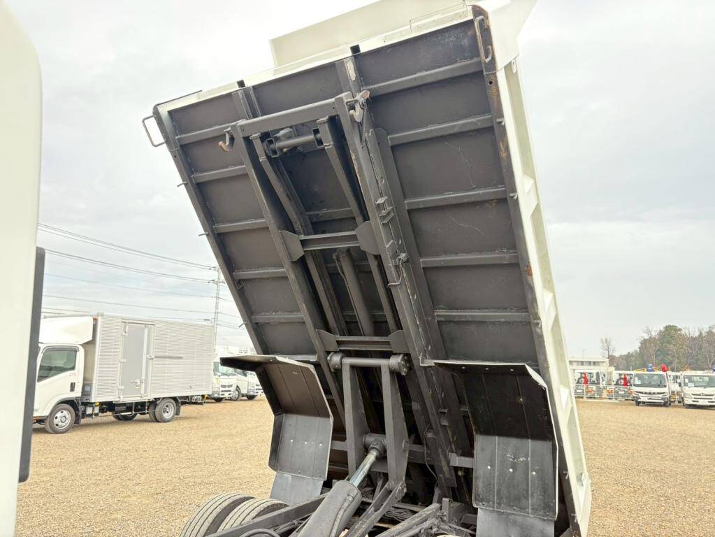 いすゞエルフローダーダンプ小型（2t・3t）[写真13]