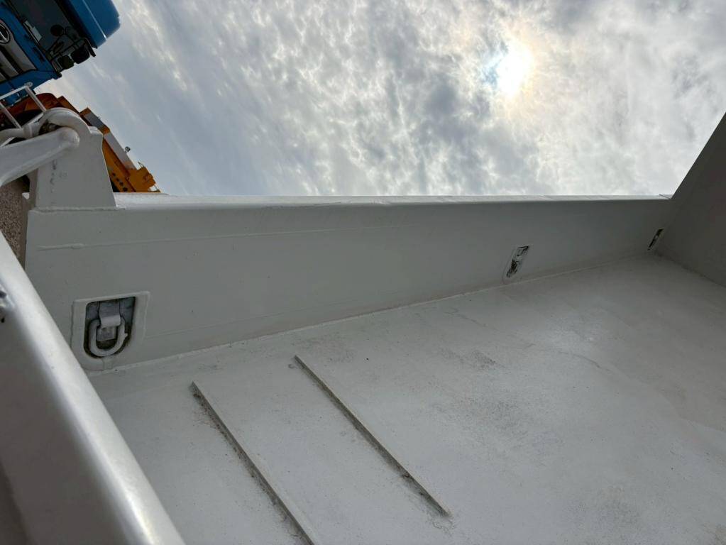 いすゞエルフローダーダンプ小型（2t・3t）[写真08]