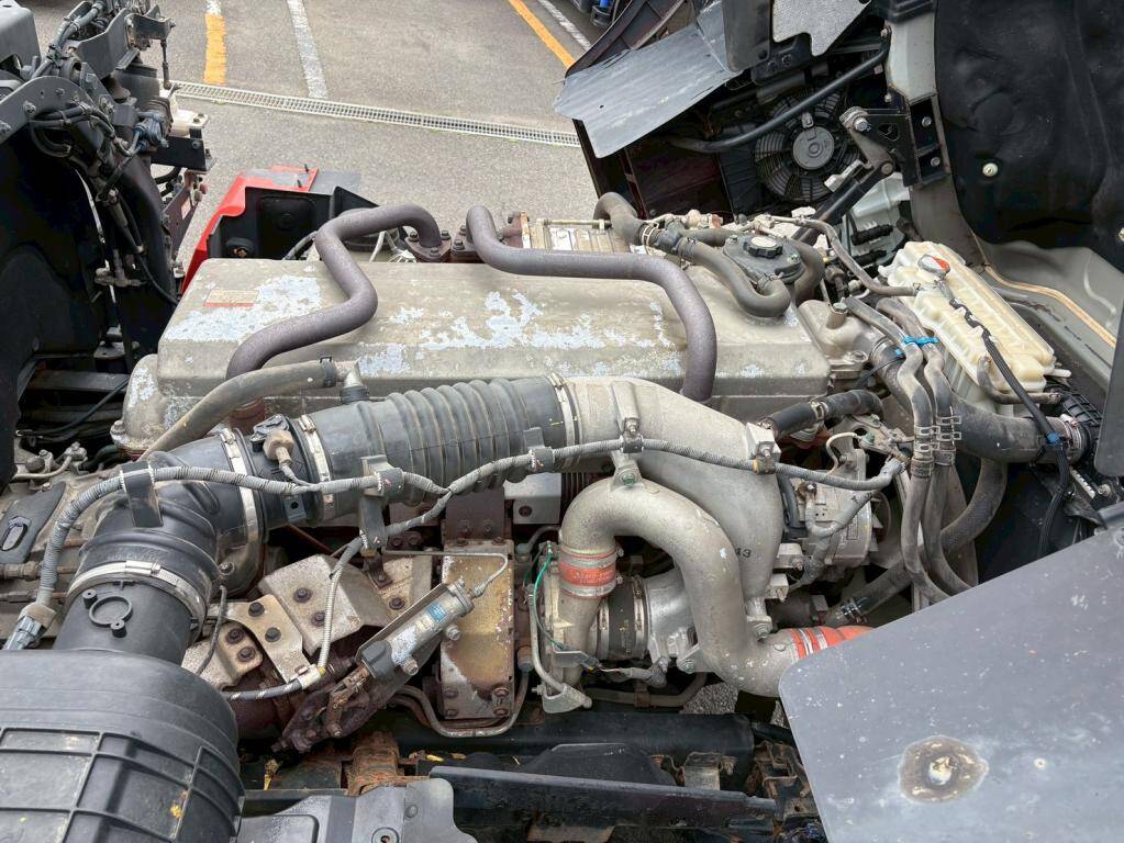 日野プロフィアトレーラーヘッド（トラクターヘッド）大型（10t）[写真17]