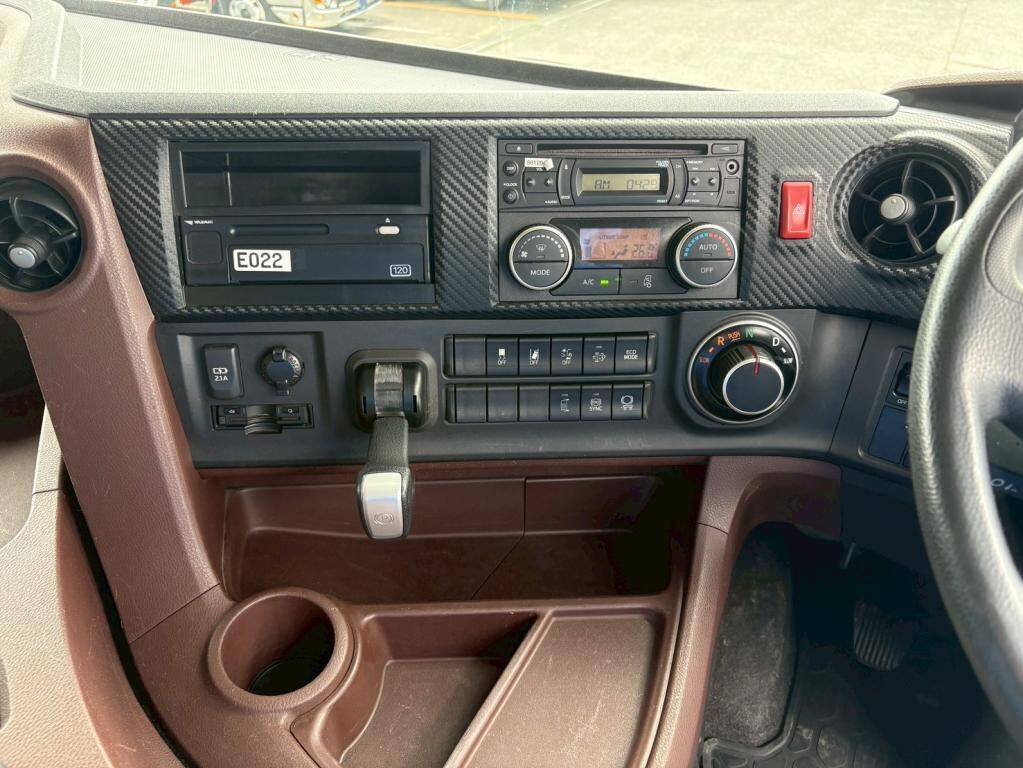 日野プロフィアトレーラーヘッド（トラクターヘッド）大型（10t）[写真20]