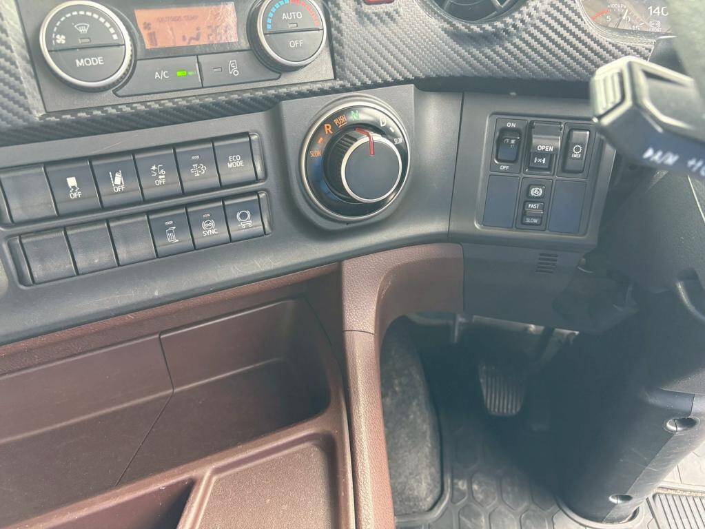 日野プロフィアトレーラーヘッド（トラクターヘッド）大型（10t）[写真21]