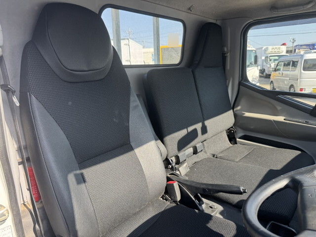 三菱ふそうキャンター平ボディ小型（2t・3t）[写真10]