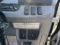 三菱ふそうキャンター平ボディ小型（2t・3t）[写真14]