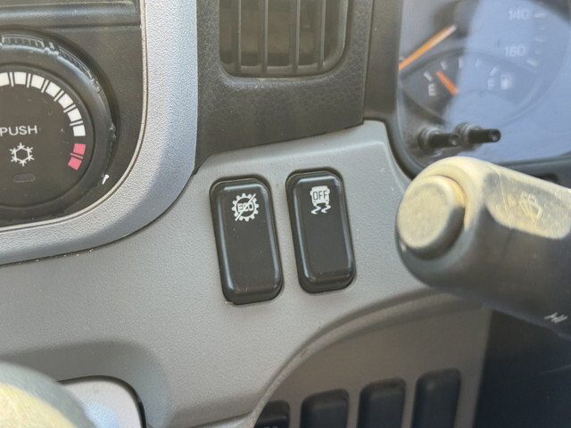 三菱ふそうキャンター平ボディ小型（2t・3t）[写真16]