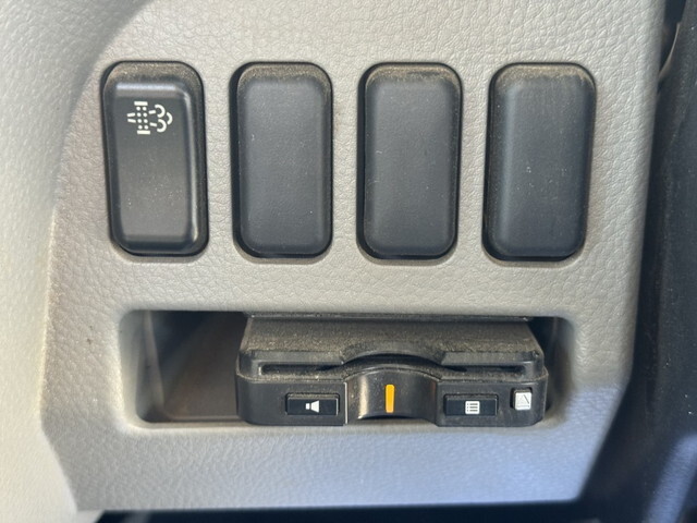 三菱ふそうキャンター平ボディ小型（2t・3t）[写真17]