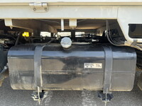 三菱ふそうキャンター平ボディ小型（2t・3t）[写真24]