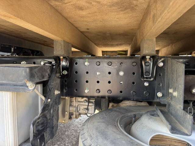 三菱ふそうキャンター平ボディ小型（2t・3t）[写真29]