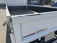 三菱ふそうキャンター平ボディ小型（2t・3t）[写真36]