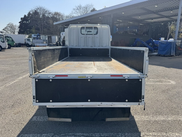 三菱ふそうキャンター平ボディ小型（2t・3t）[写真06]