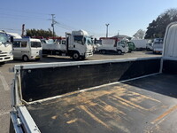 三菱ふそうキャンター平ボディ小型（2t・3t）[写真10]