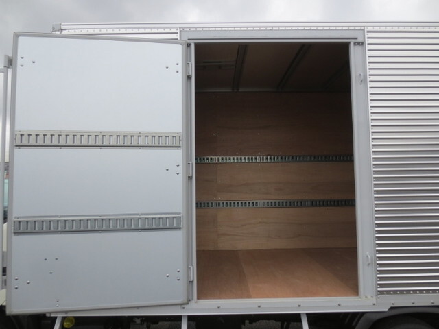 日野デュトロアルミバン小型（2t・3t）[写真10]