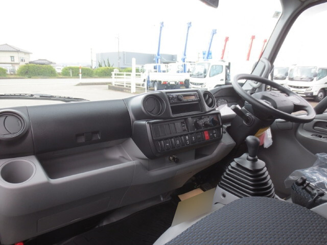 日野デュトロアルミバン小型（2t・3t）[写真13]