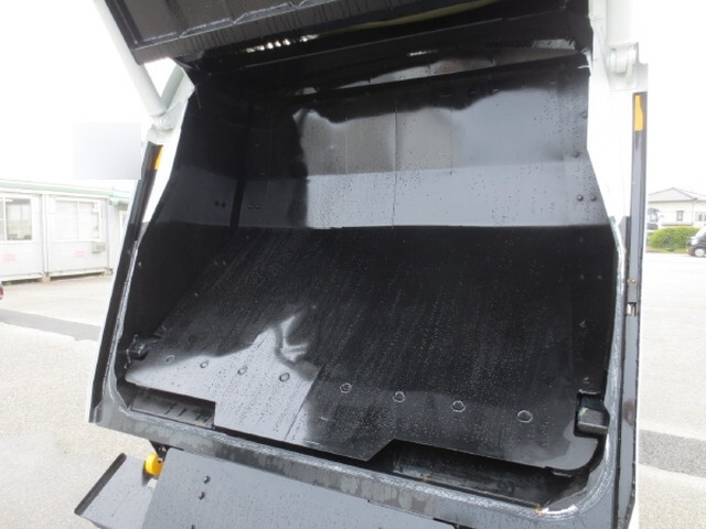 三菱ふそうキャンターパッカー車（塵芥車）小型（2t・3t）[写真12]