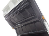 三菱ふそうキャンターパッカー車（塵芥車）小型（2t・3t）[写真15]