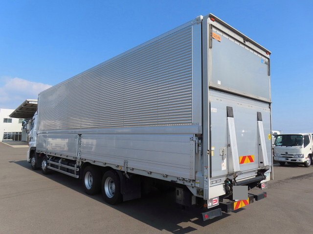 日野プロフィアアルミウイング大型（10t）[写真02]