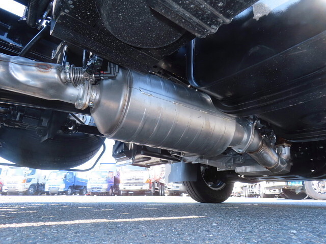 三菱ふそうキャンターコンテナ専用車小型（2t・3t）[写真11]