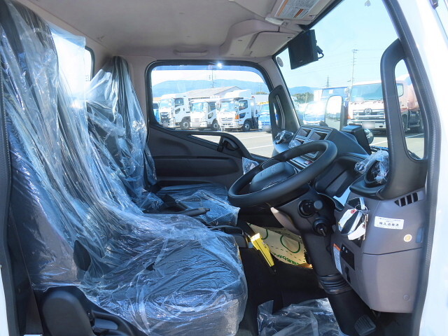 三菱ふそうキャンターコンテナ専用車小型（2t・3t）[写真15]