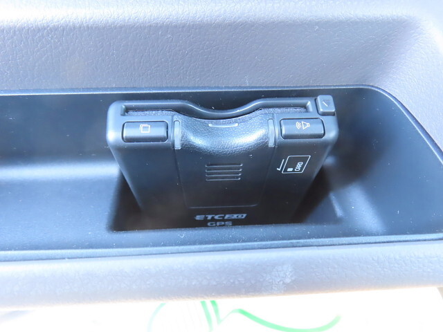 三菱ふそうキャンターコンテナ専用車小型（2t・3t）[写真19]