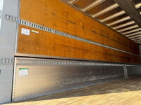 UDトラックスクオンアルミウイング大型（10t）[写真13]