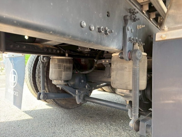 UDトラックスクオンアルミウイング大型（10t）[写真15]